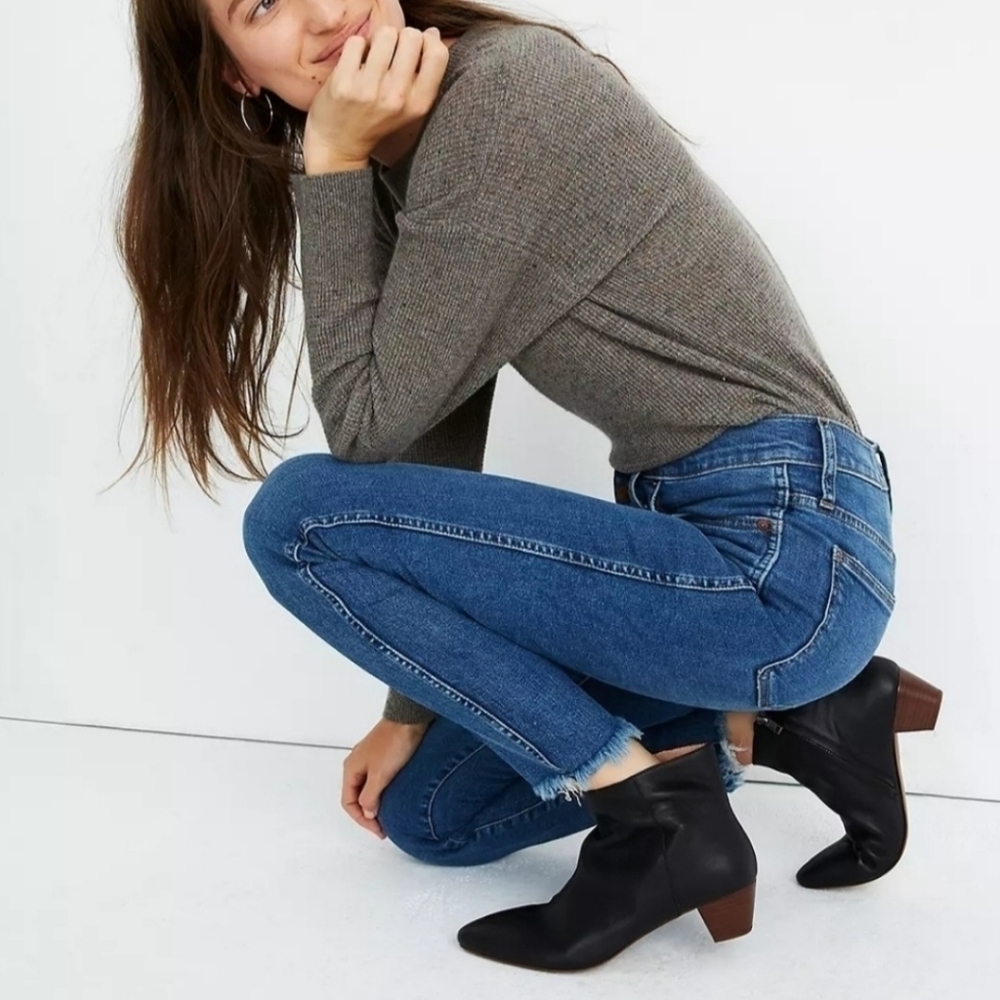 Madewell 10" High-Rise Skinny Jeans in Mackey Wash: Button-Front Edition.